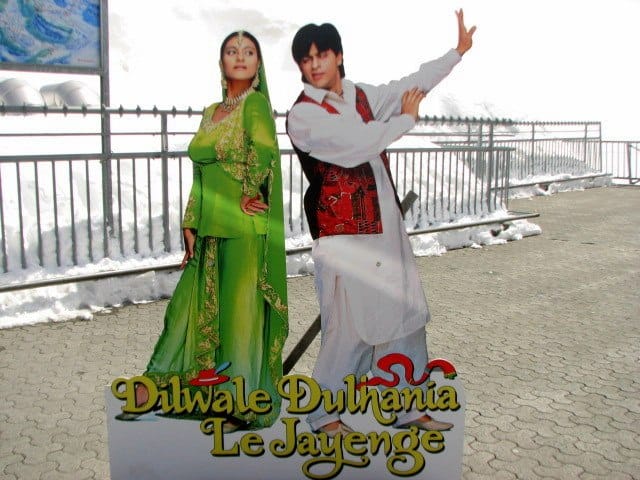 Image Credit : paisleysandindianink