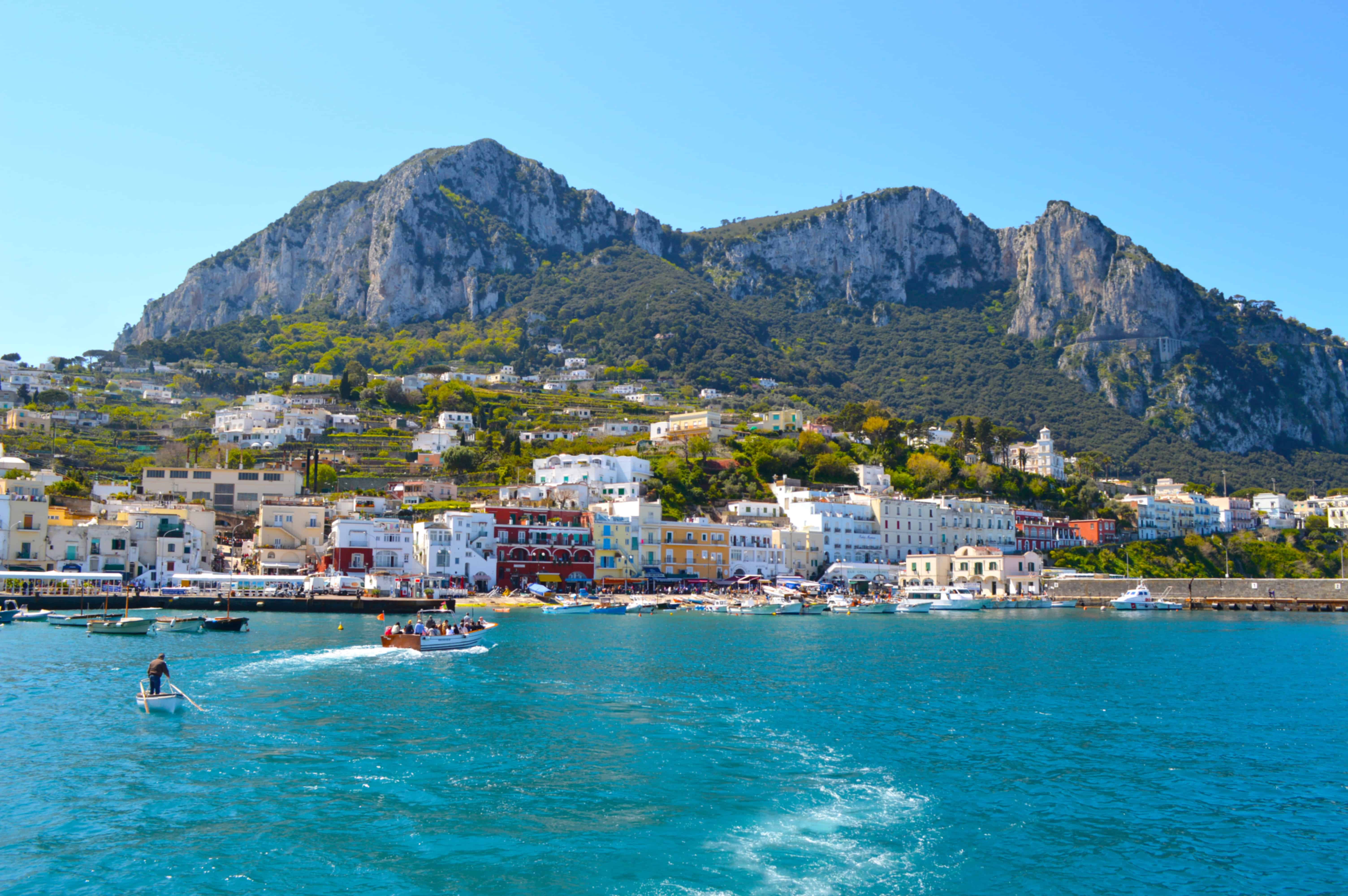 10 Most Beautiful Islands in Italy to Visit in {{CURRENYT_YEAR}}