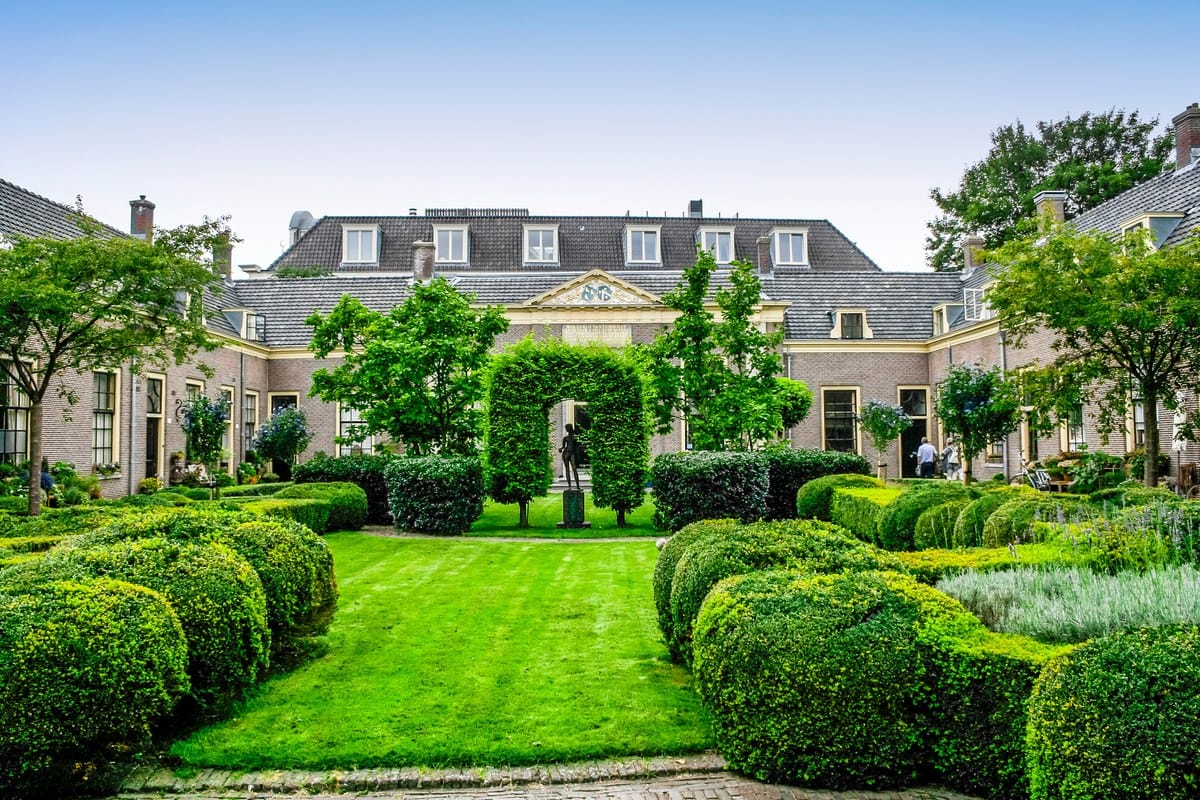 The secret courtyards of Haarlem
