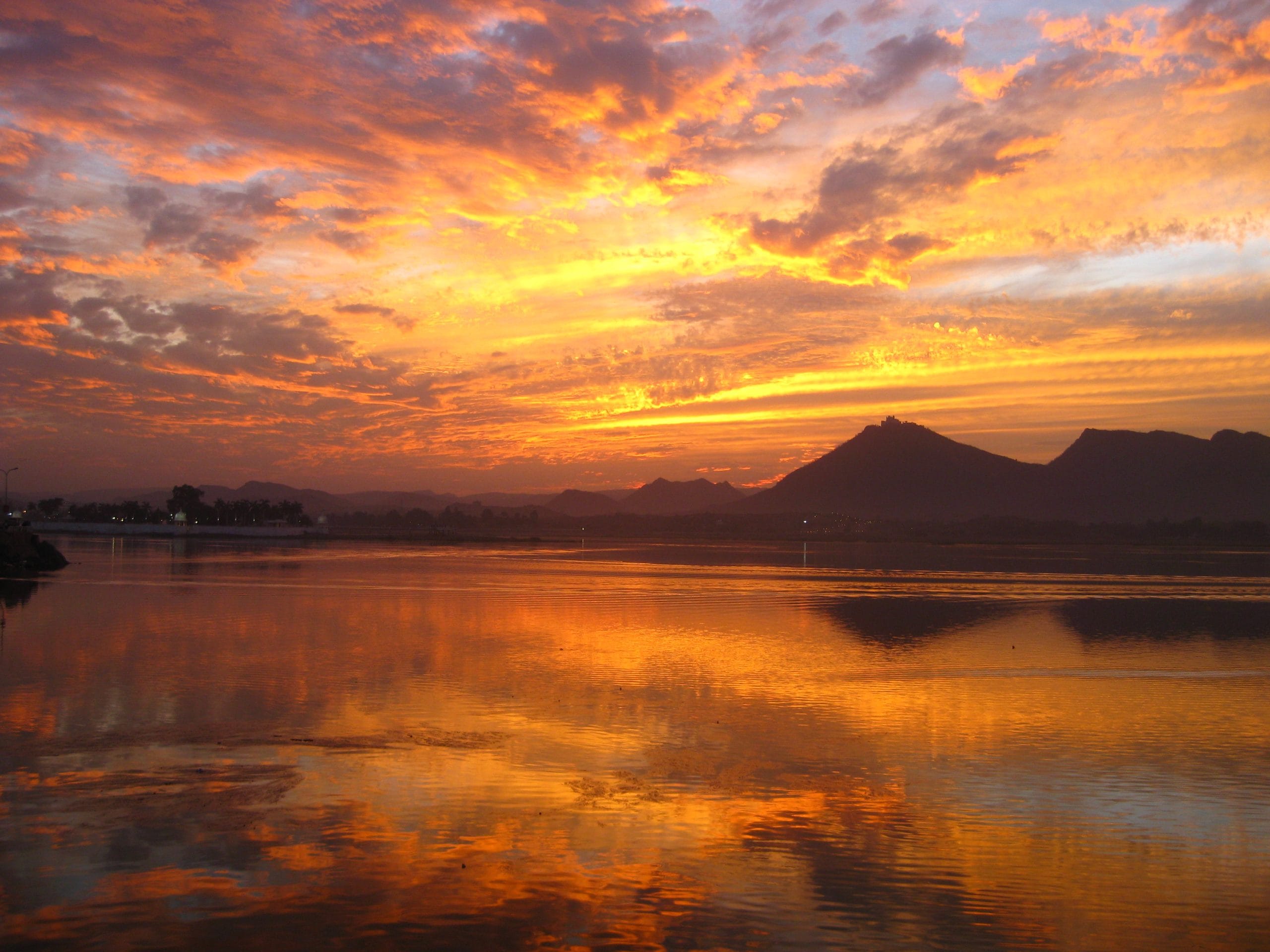 Fateh Sagar Lake Udaipur – A Majestic Hidden Gem of Rajasthan