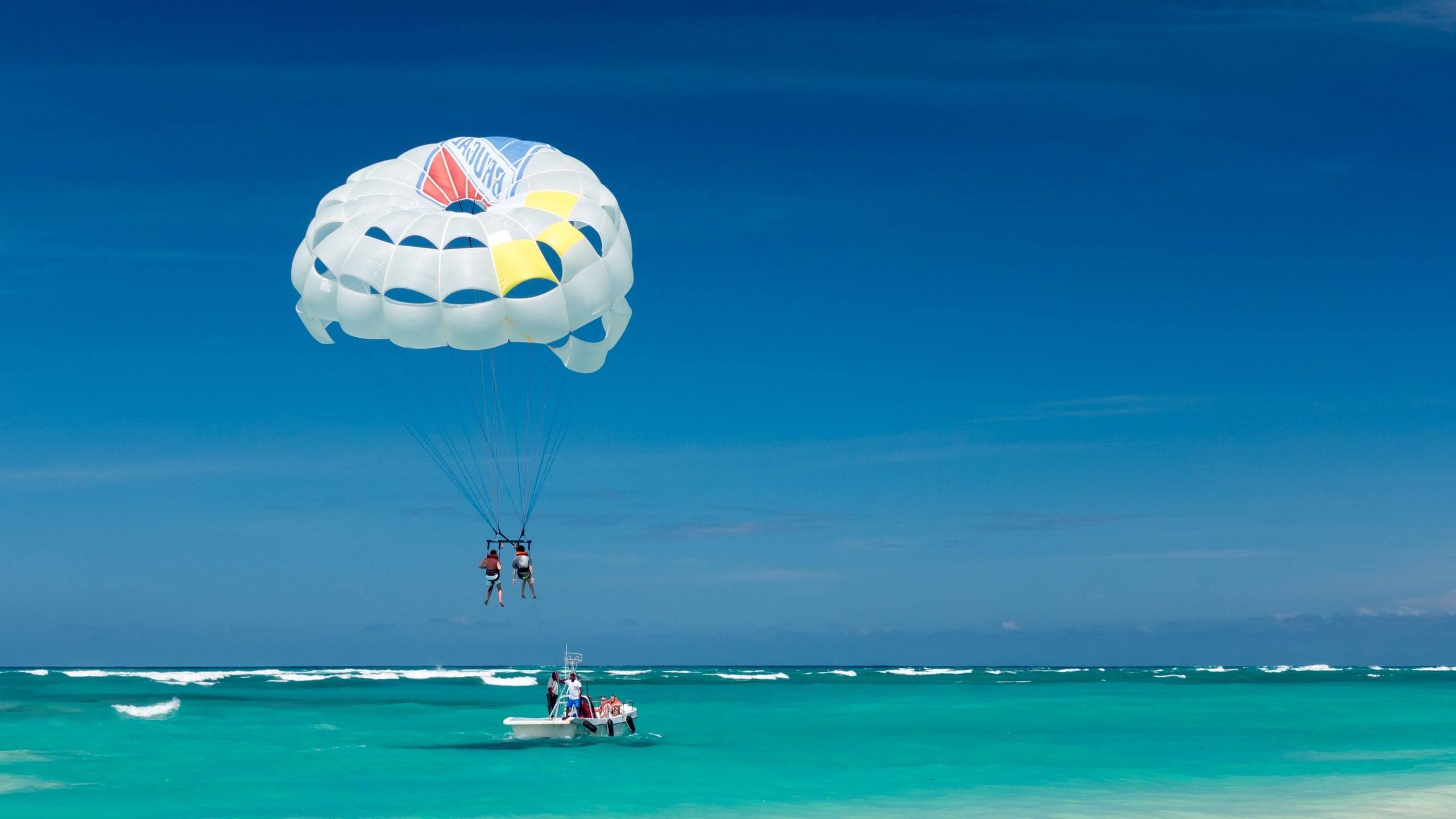 Parasailing in Pattaya: Best Spots, Prices & Travel Guide 2026