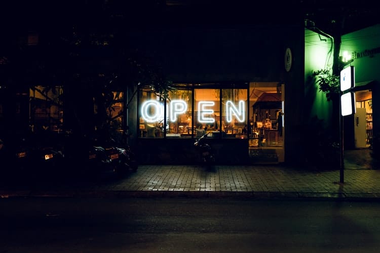 Nightlife In Cambodia: Pubs, Bars, Night Clubs & More