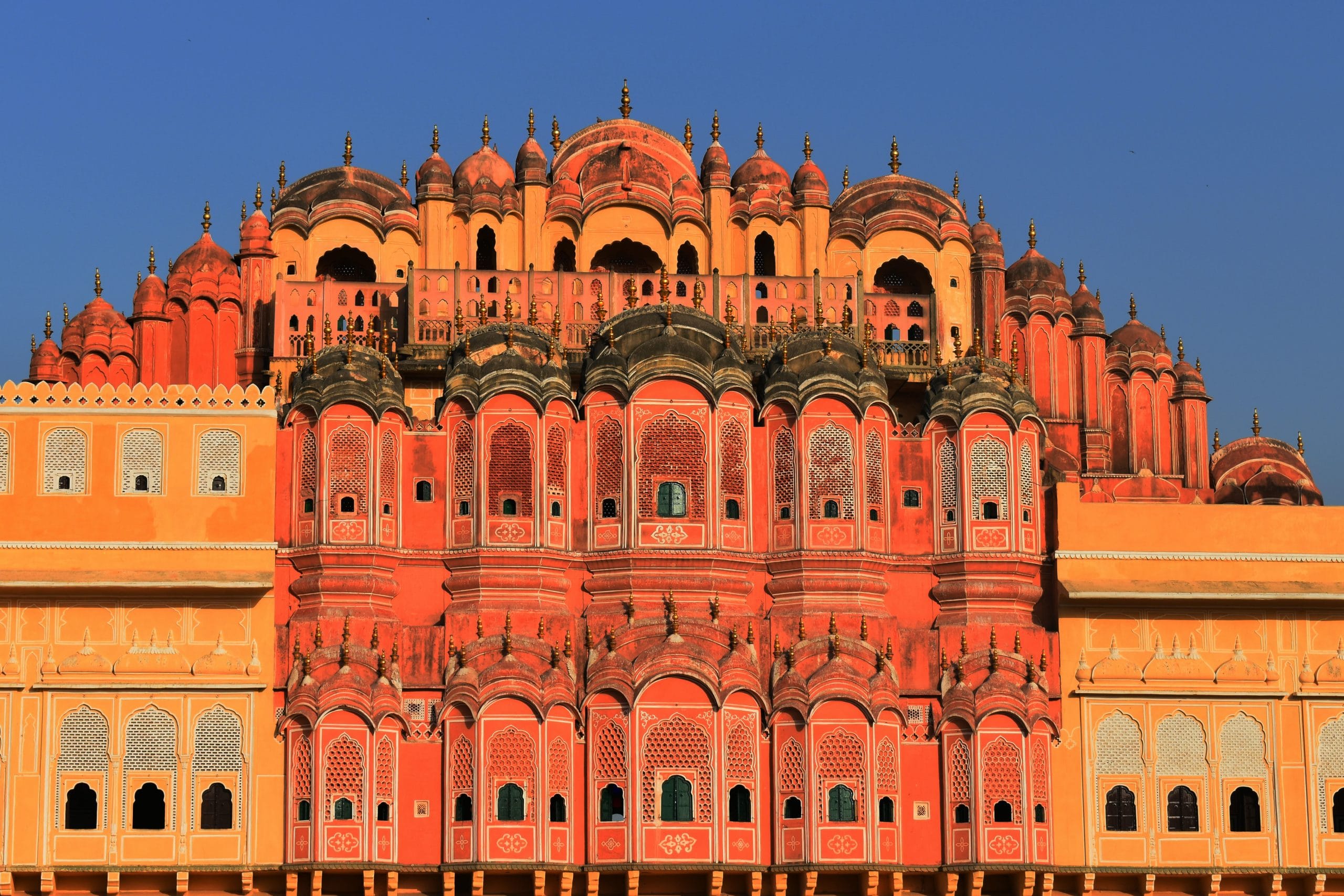 Hawa Mahal – Be blown away by the Visual Spectacle “Palace of Winds”
