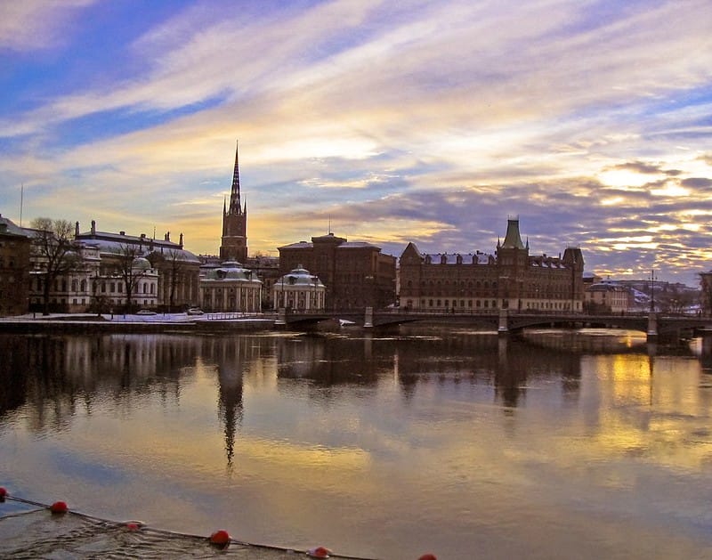 Finland vs Sweden Northern Lights : Which Is the Best Country to See the Aurora Borealis?