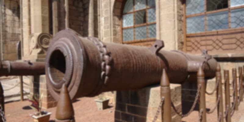 war equipment in Gol Gumbaz