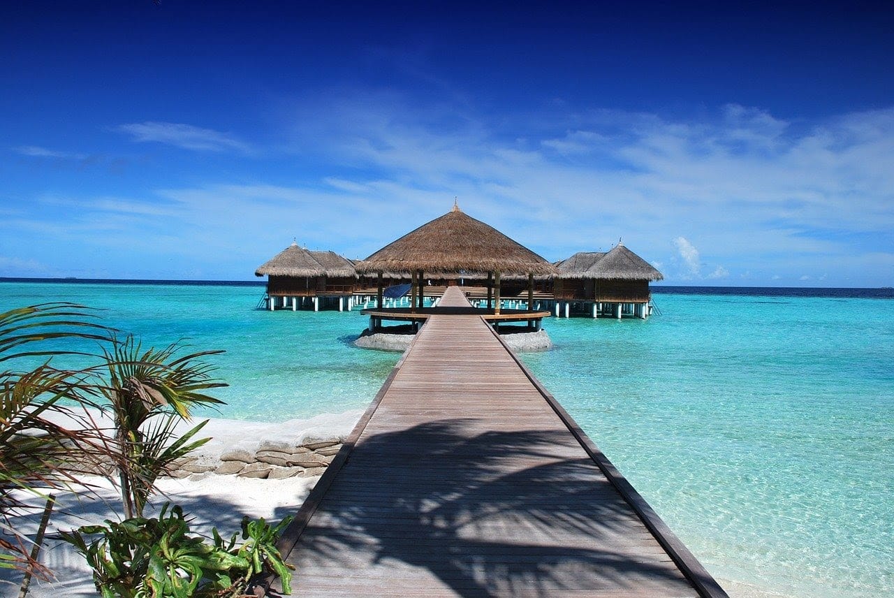 Thailand vs Maldives: Which Destination Is Better for Your 2026 Vacation?