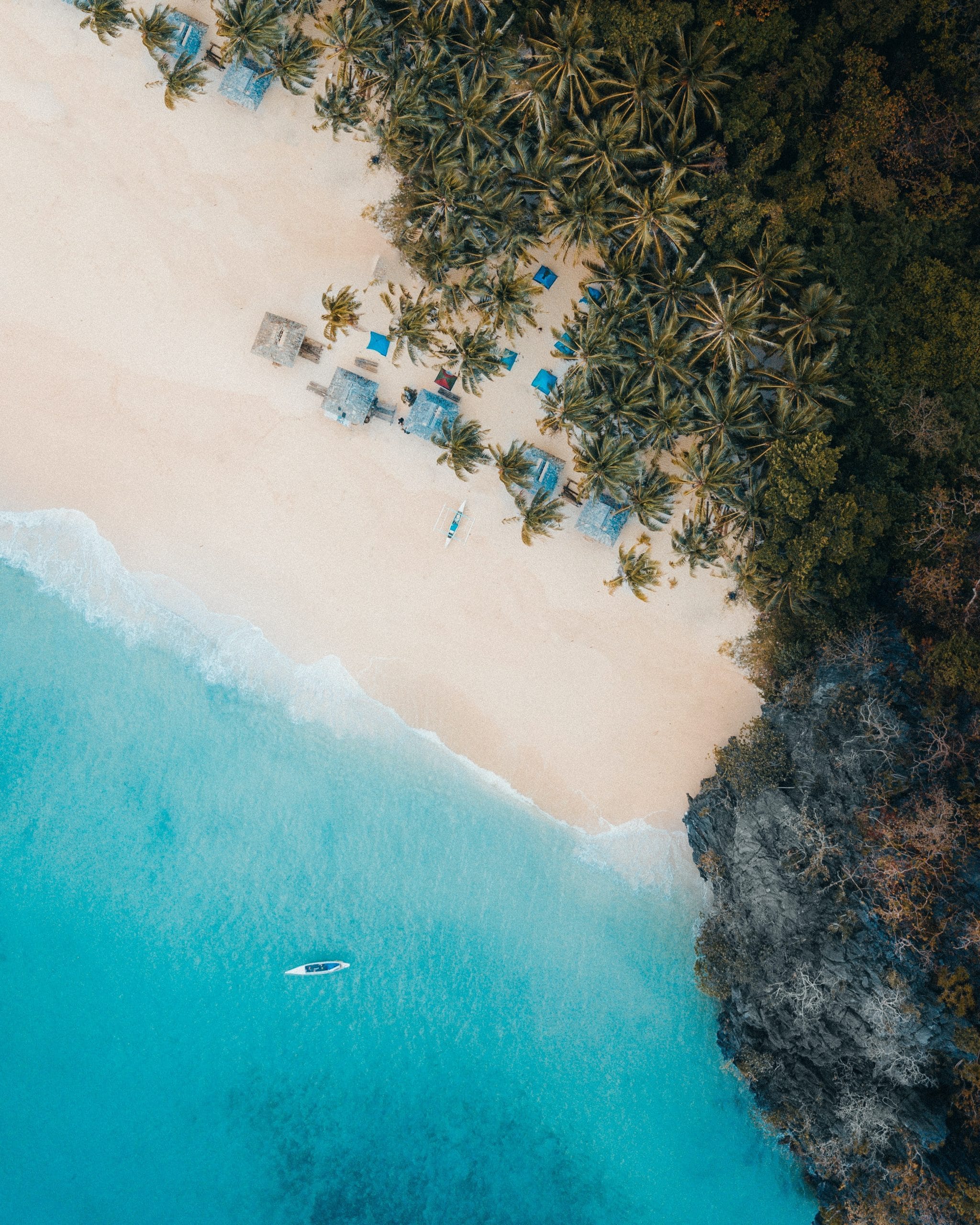Top 7 beautiful islands in the Philippines which will stun you with its beauty!