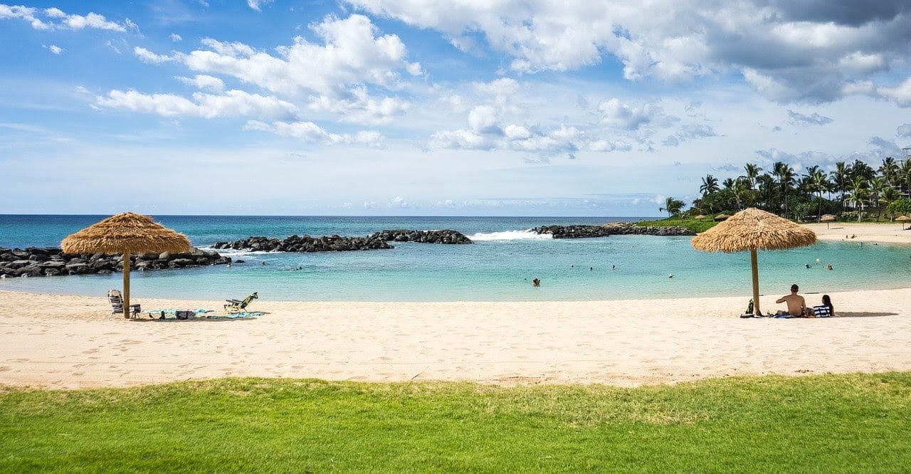 Hawaii vs Maldives: Which Island Paradise Should You Choose?
