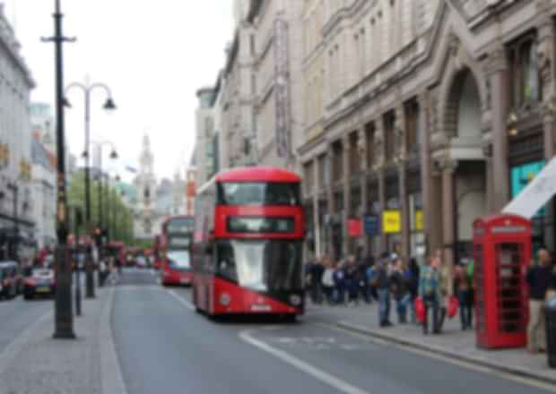 10 Best Souvenirs to buy from London in your next vacation!!