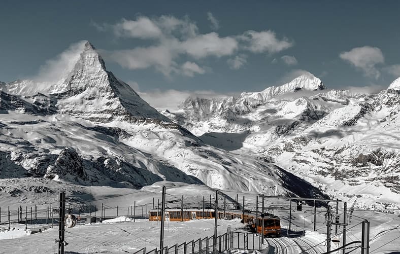 Swiss Travel Pass vs Individual Tickets 2026: Best Choice for Your Trip
