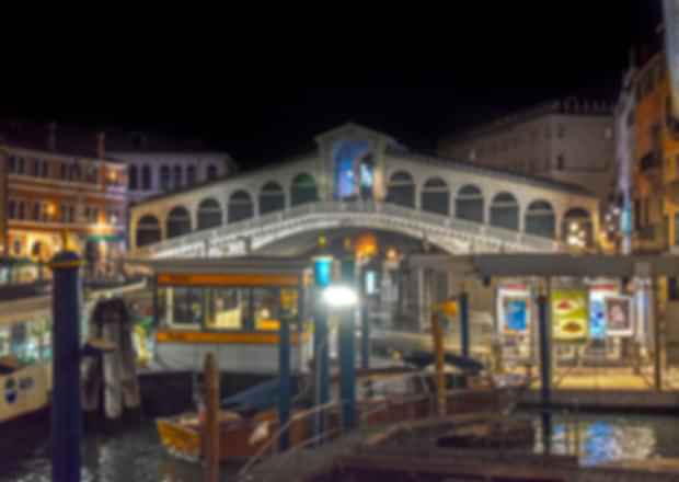 Rialto bridge, Venice- Guide To Enjoy the heart of Venice to its fullest!