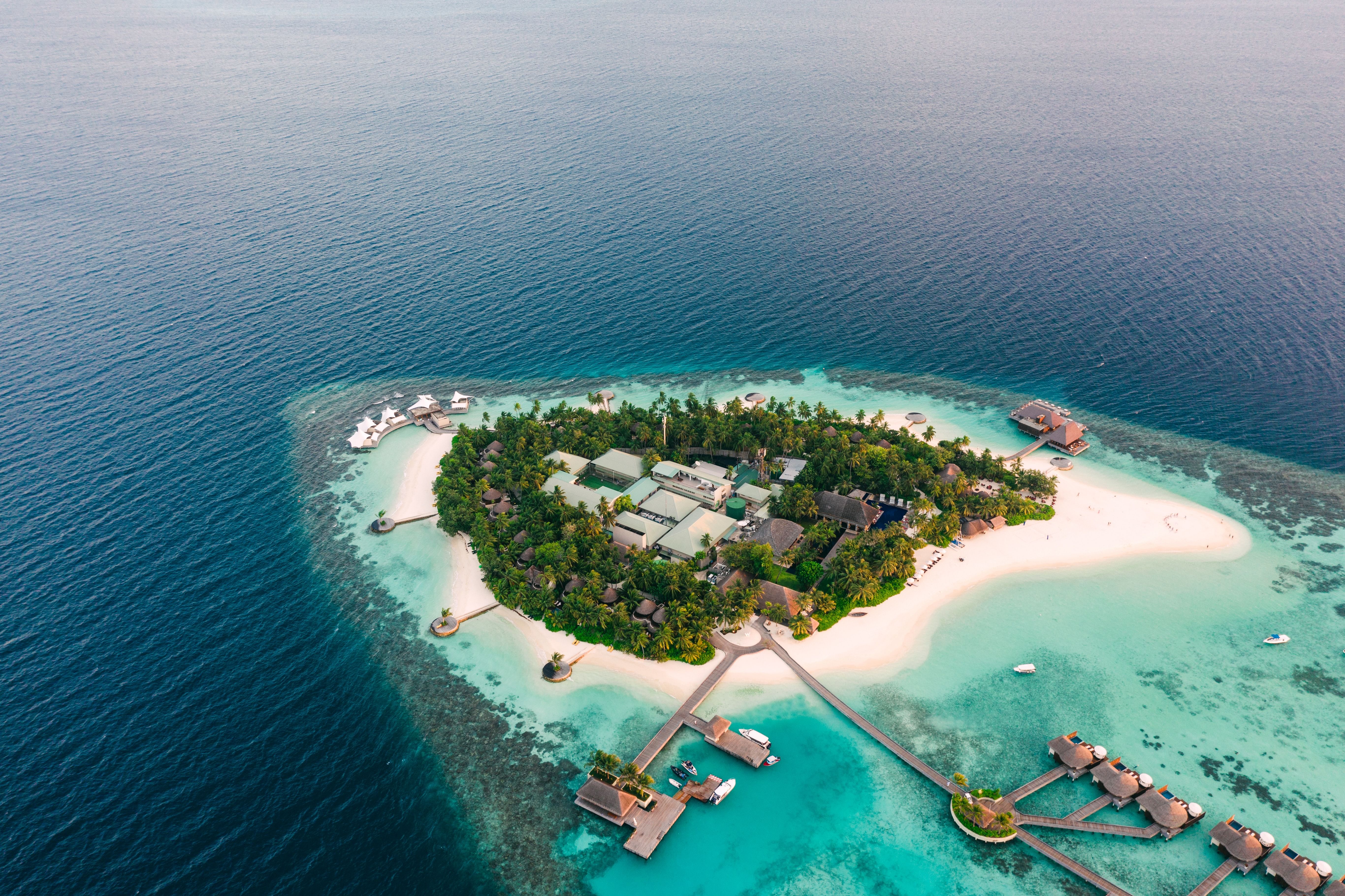  Lhaviyani Atoll