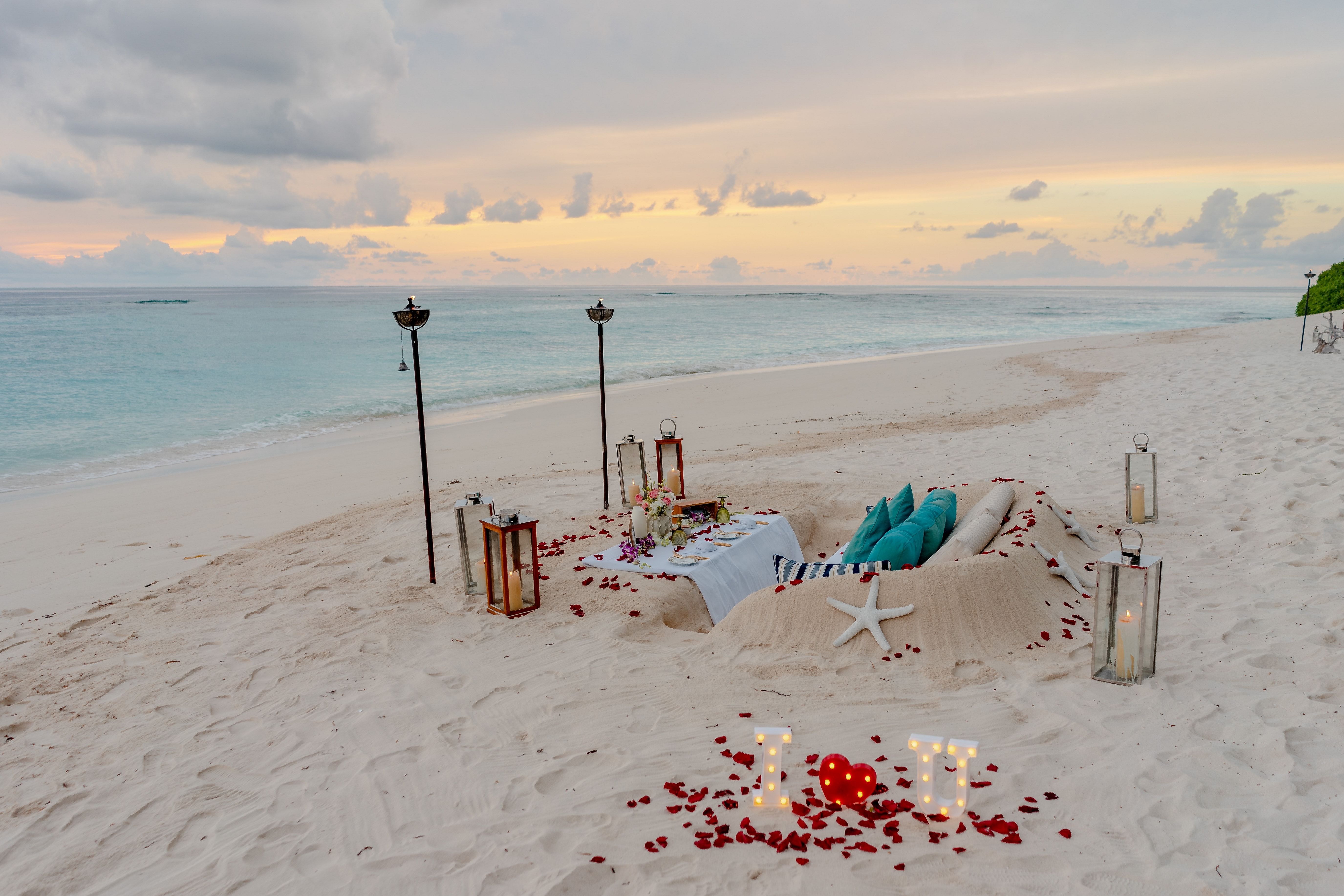 Types of Candle Light Dinner in the Maldives