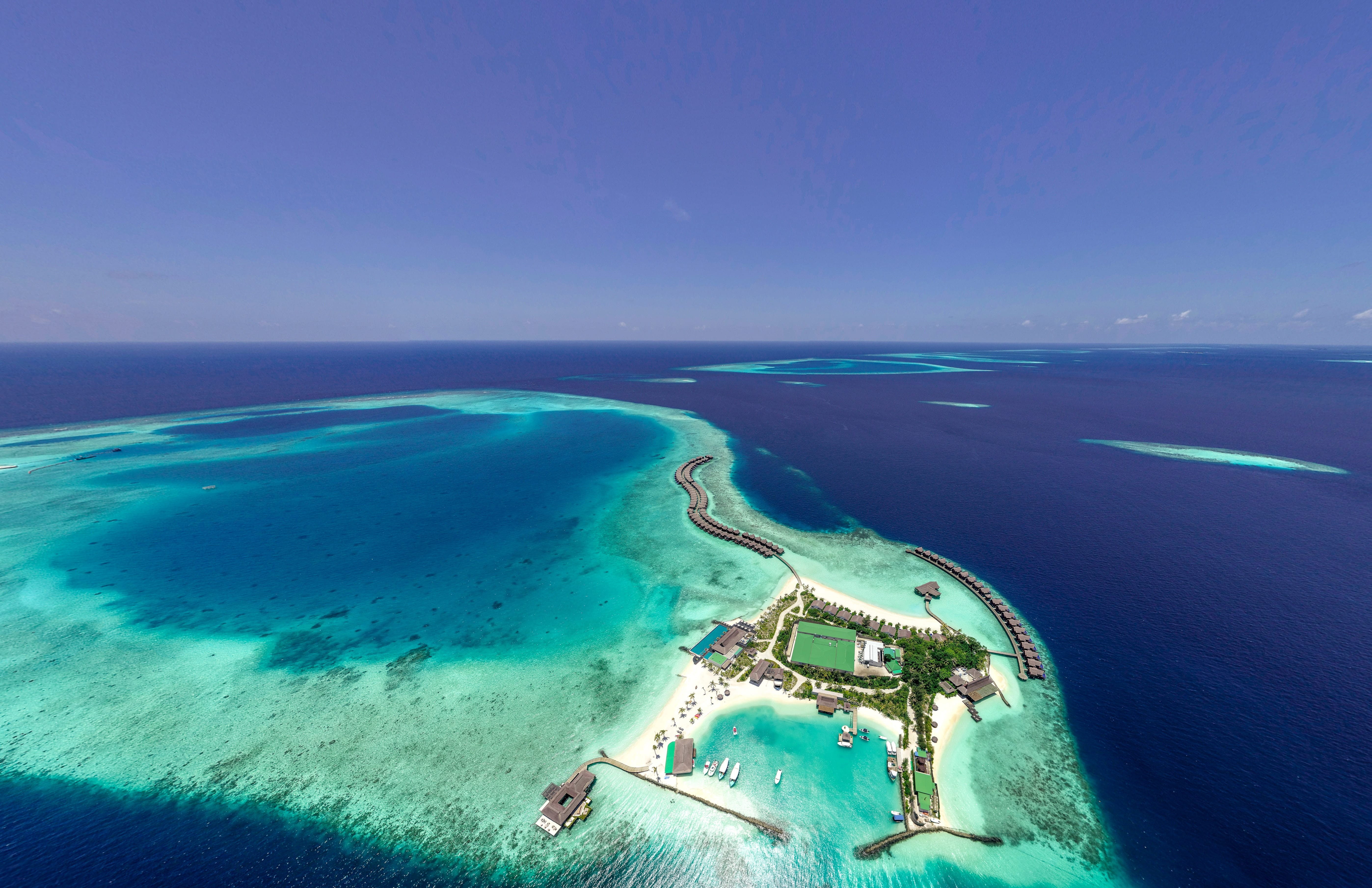 Cinnamon Dhonveli Maldives Resort Guide 2026: Rooms, Surfing, Dining & Travel Tips