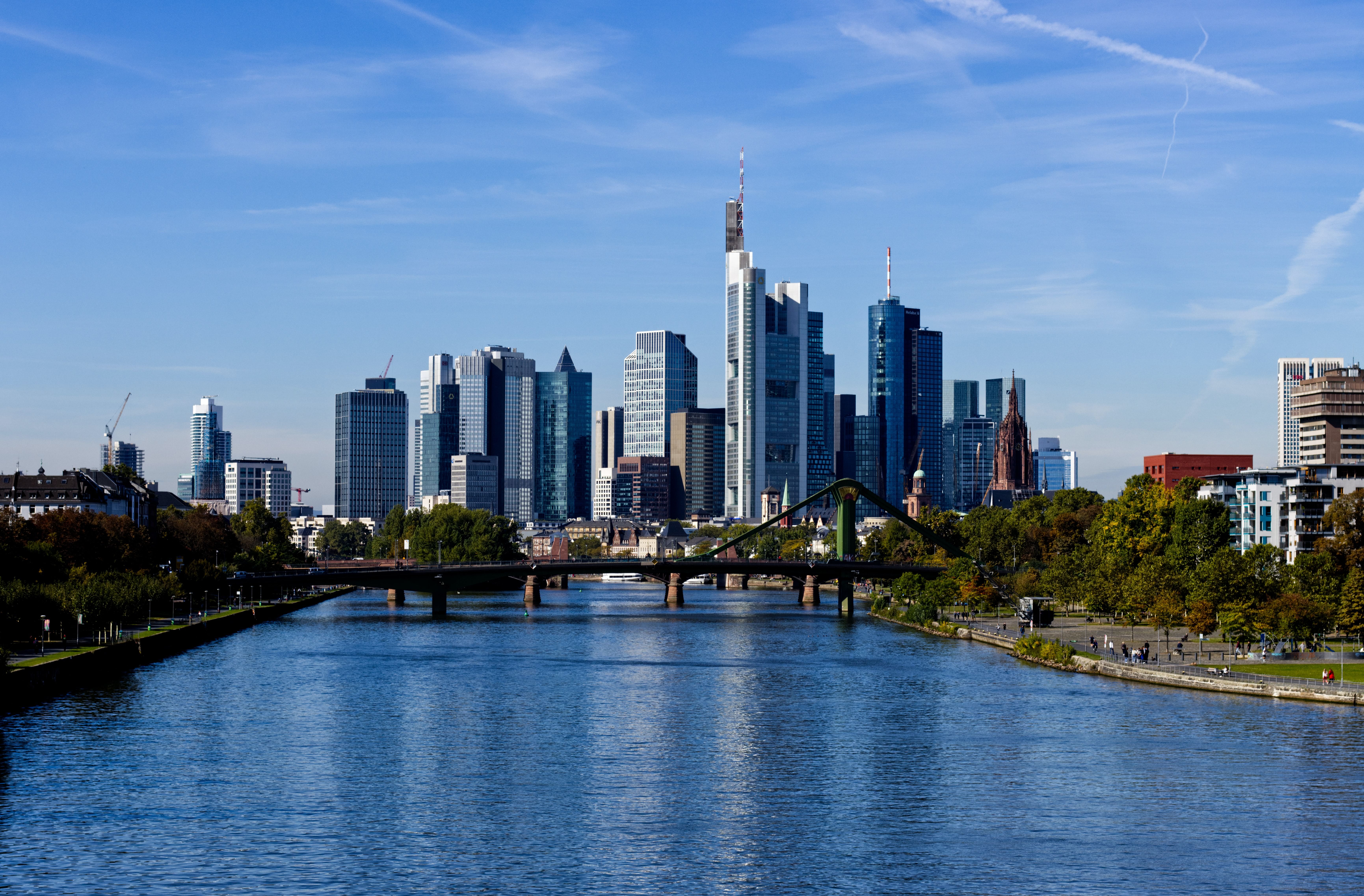  Frankfurt's Main Tower