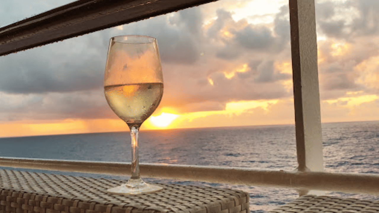 What Are the Main Benefits of Booking a Luxury Cruise Experience?