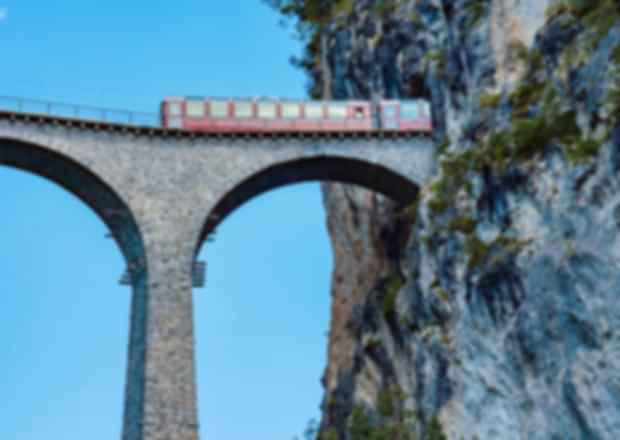 Switzerland Romantic Train Journeys : Scenic Routes for Couples & Honeymooners