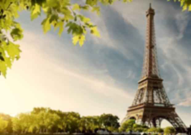 Eiffel Tower at Night vs Daytime: Which is Better for Your Paris Trip?