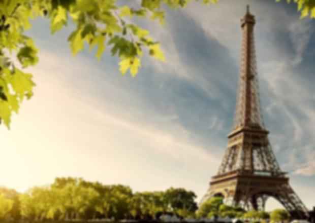 Eiffel Tower at Night vs Daytime: Which is Better for Your Paris Trip?
