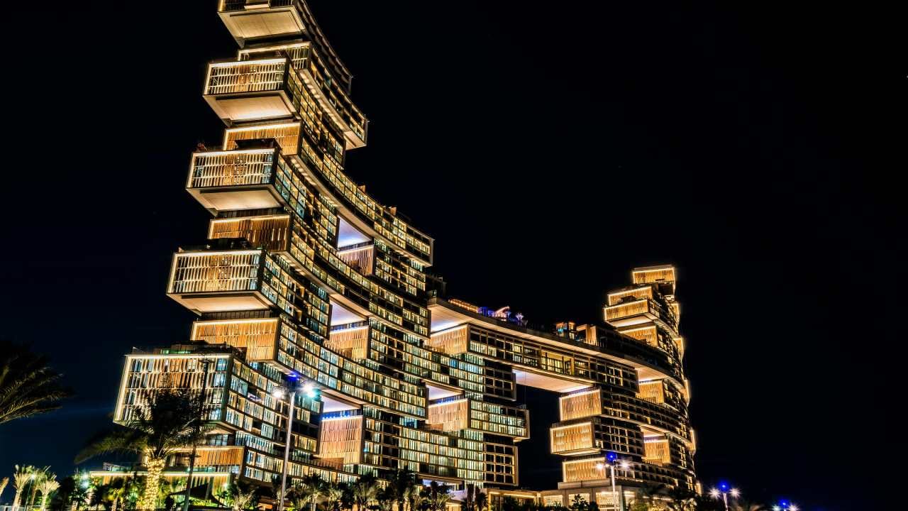 Atlantis The Royal: Inside the World’s Most Luxurious Hotel – Rooms, Restaurants & Experiences (2026)