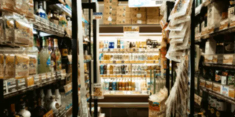 Grocery stores and local supermarkets in Japan