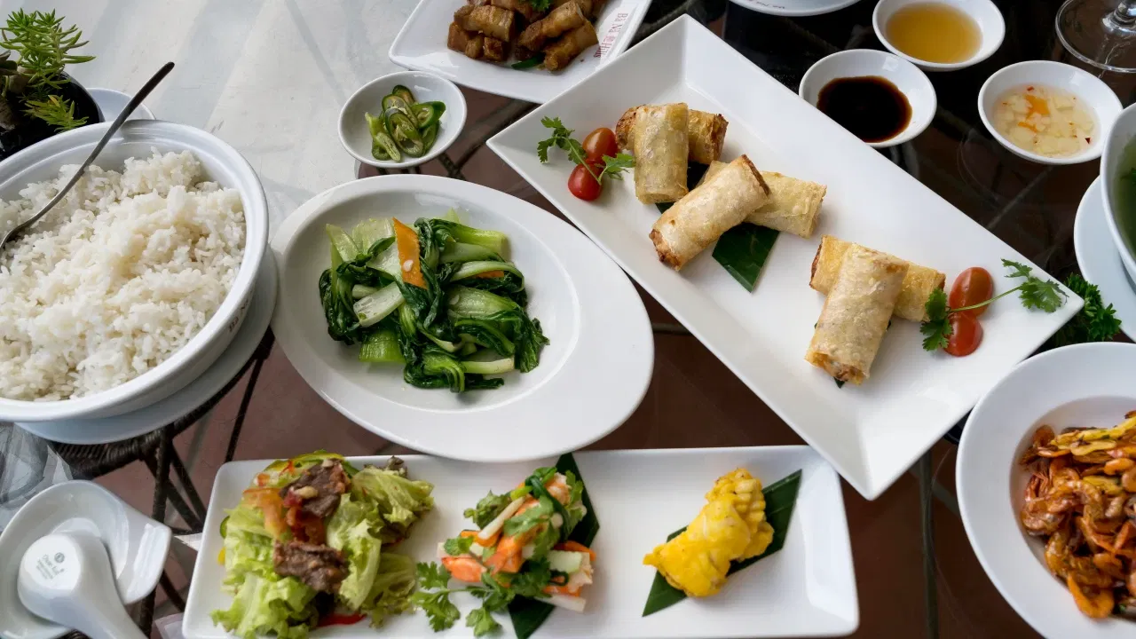 Vietnamese cooking classes in Hanoi, Hoi An & Ho Chi Minh City.