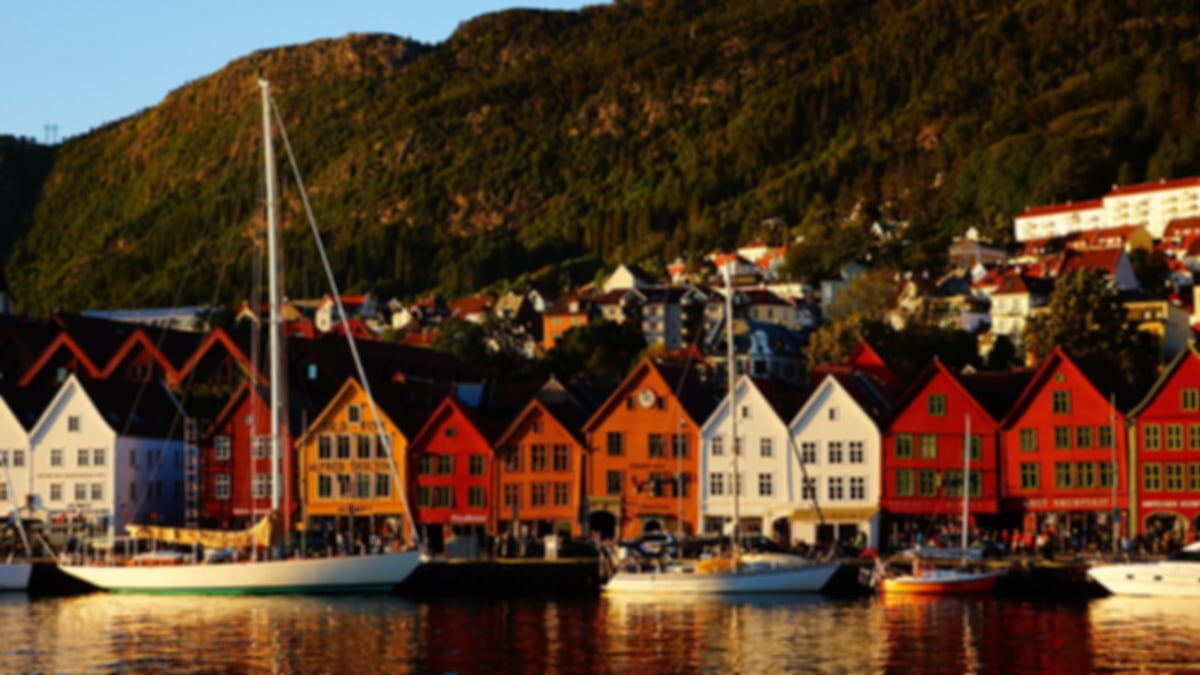 Bryggen Wharf Bergen Guide : History, Top Things to Do & Best Photo Spots