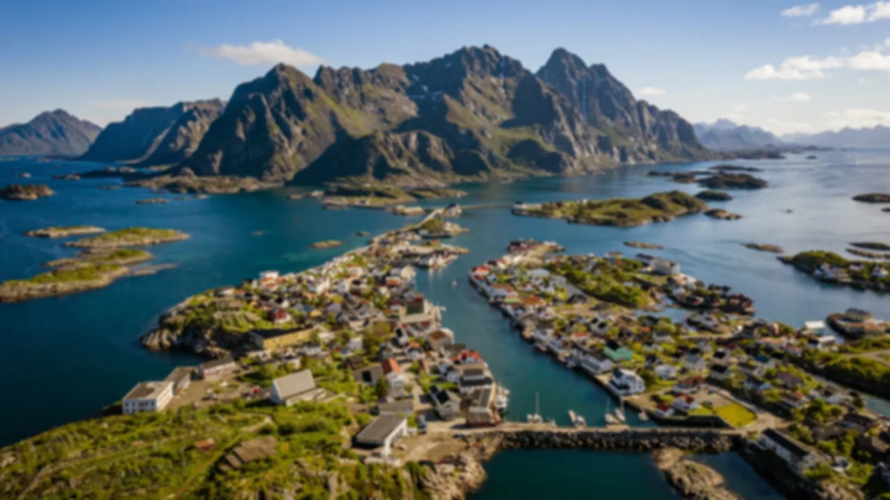 Peak Season vs Off-Season in Norway : Best Time to Visit, Activities & Travel Guide
