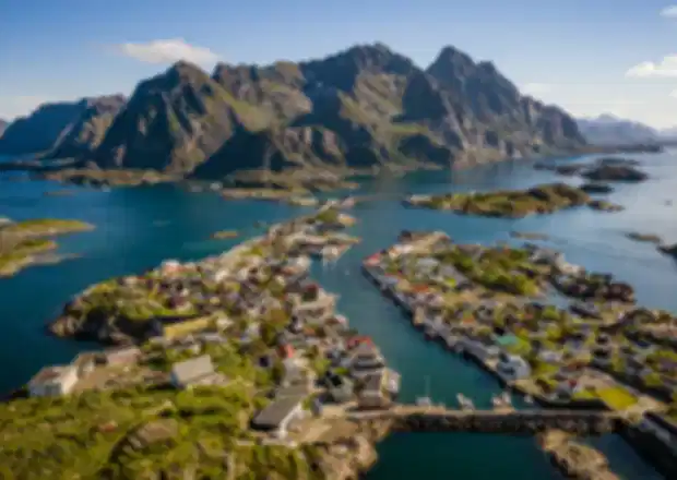 Peak Season vs Off-Season in Norway : Best Time to Visit, Activities & Travel Guide