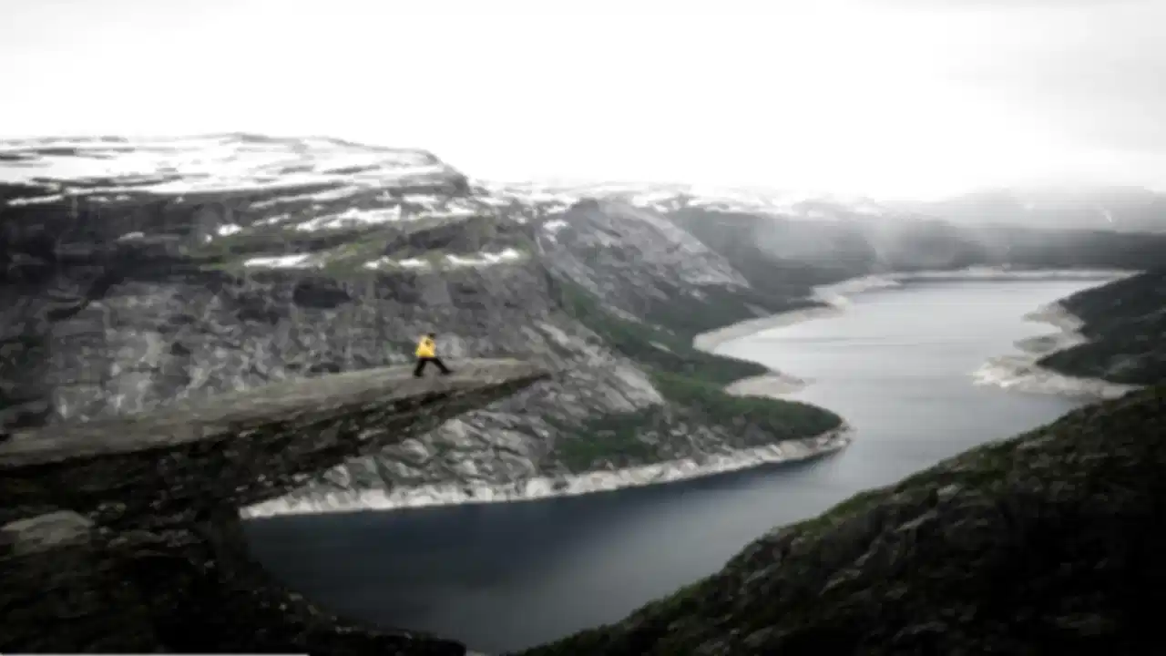 Trolltunga Hiking Guide: Route, Weather, Safety & Gear Checklist