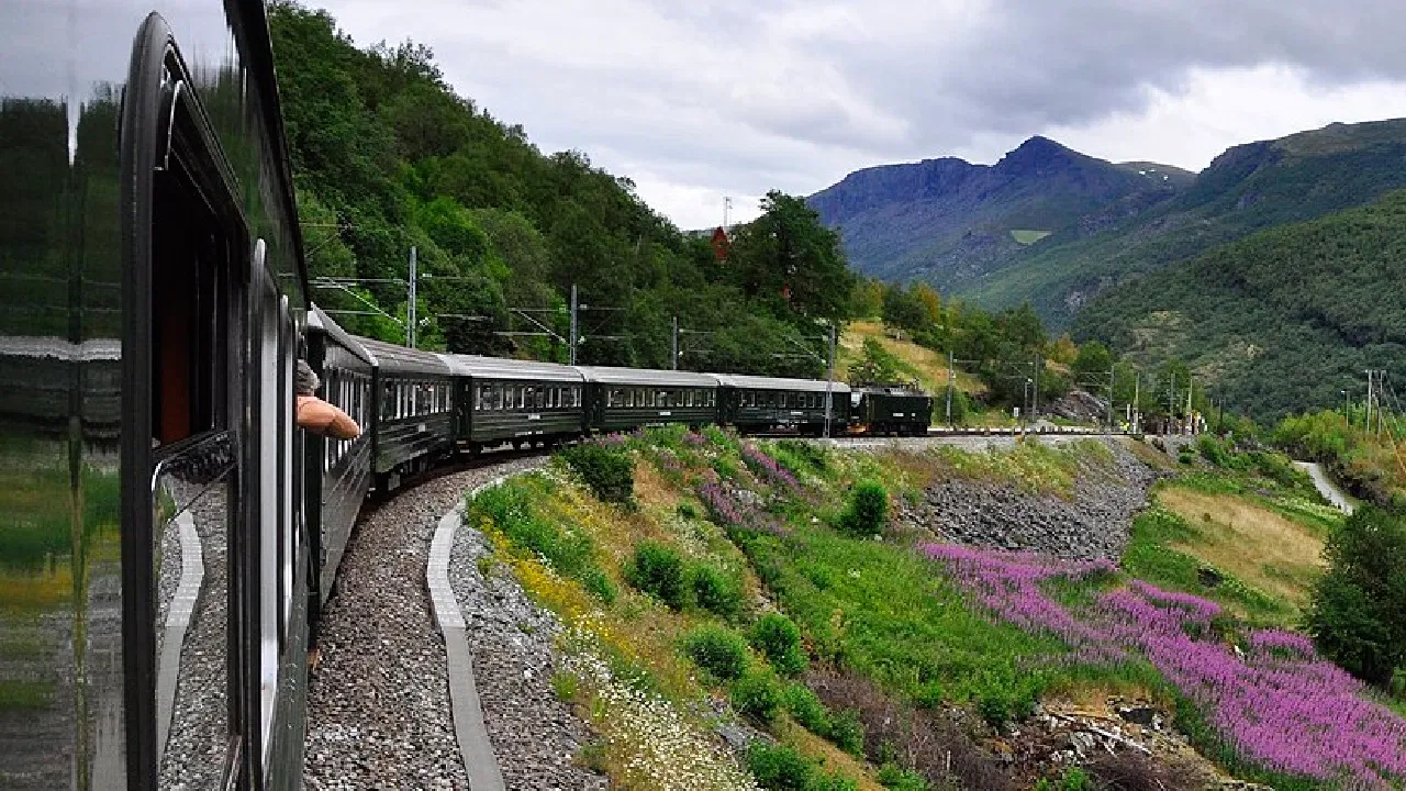 Flåm Railway Guide: Complete Travel Guide to Norway’s Steepest Scenic Train Journey