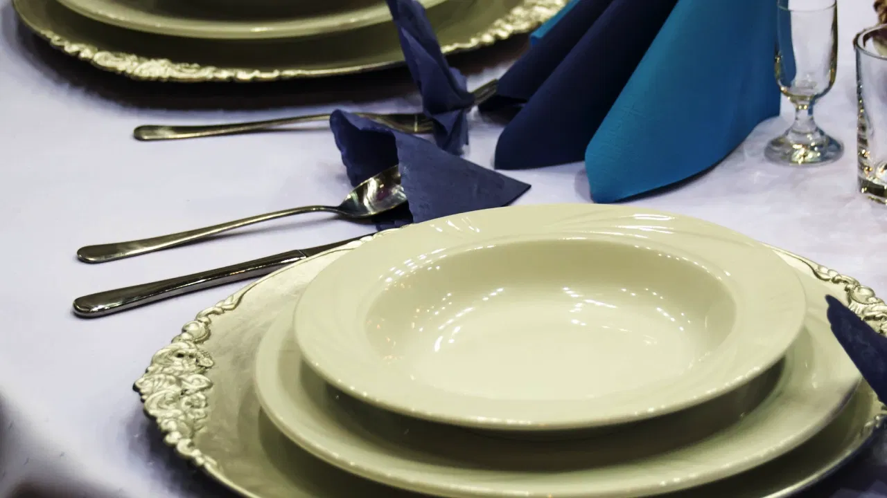 Norway Dining Costs & Tipping: Complete Guide for First-Time Visitors