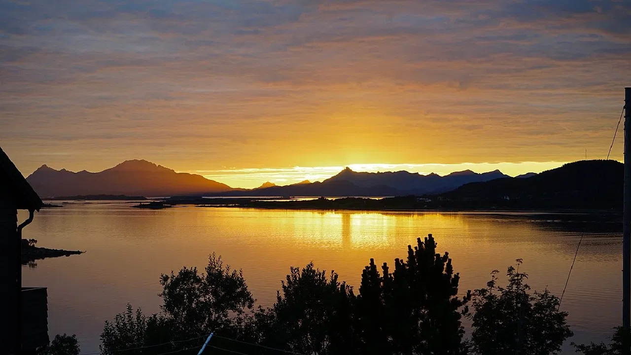 Ultimate Guide to the Midnight Sun in Norway: Best Travel Tips & Experiences