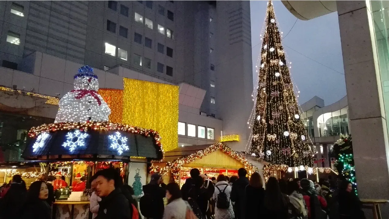 7 Christmas Secrets from 7 Countries: Christmas Traditions Around the World