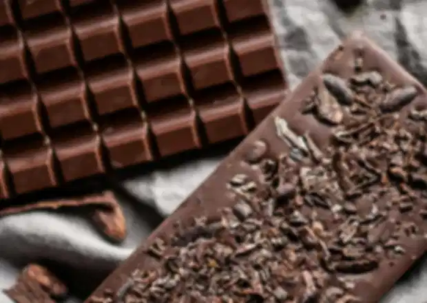 Switzerland Cheese & Chocolate Guide: Best Fondue, Raclette & Chocolate Factories to Try