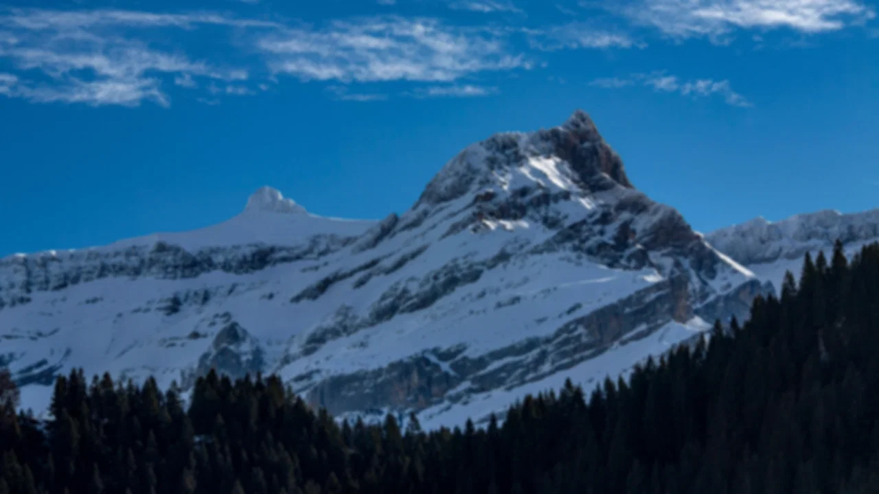 Swiss Alps Hiking Guide: Best Trails, Seasons, and Insider Tips