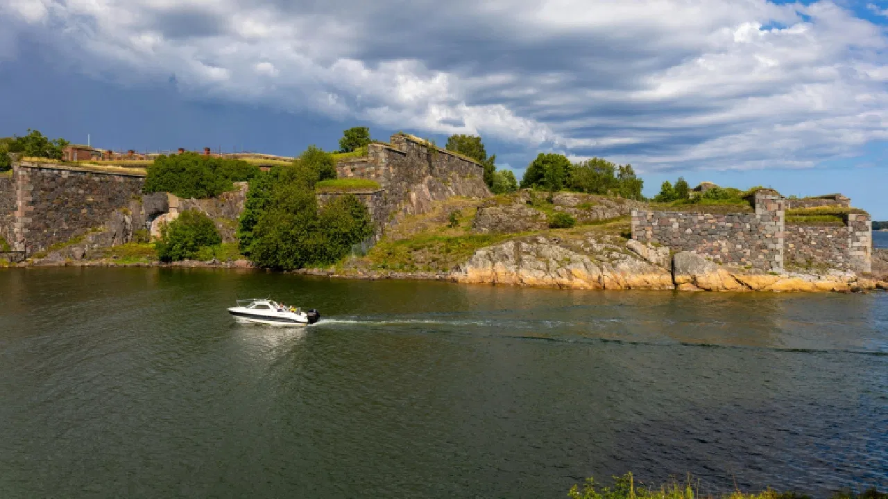 Finland in July: Weather, Top Attractions, Festivals & Expert Travel Tips