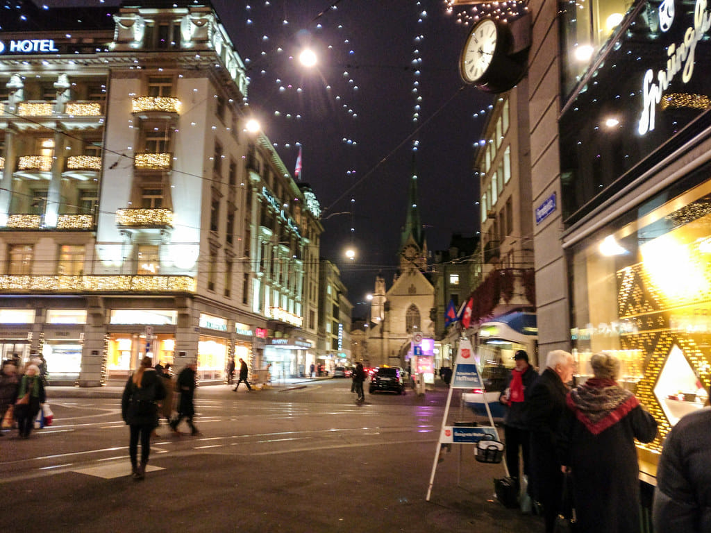 This image has an empty alt attribute; its file name is christmas-in-swiss.jpg