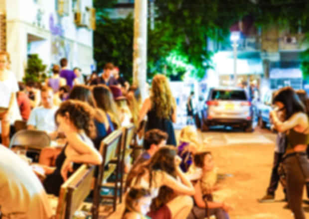 Helsinki Nightlife & Café Culture : Complete Guide to Bars, Clubs & Coffee in the Finnish Capital