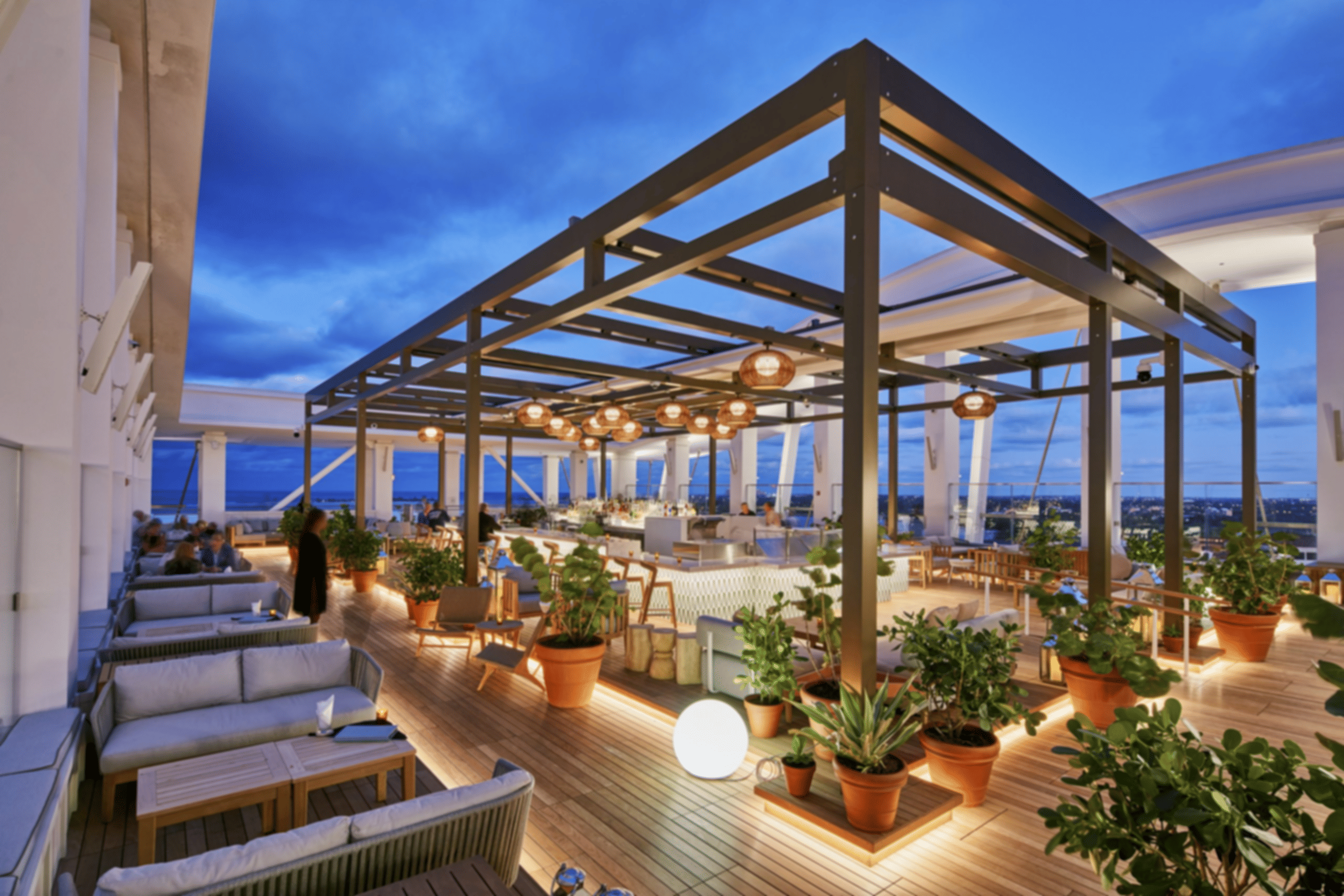 Switzerland’s Best Rooftop Bars : Stunning Views, Sunset Cocktails & Alpine Lounges