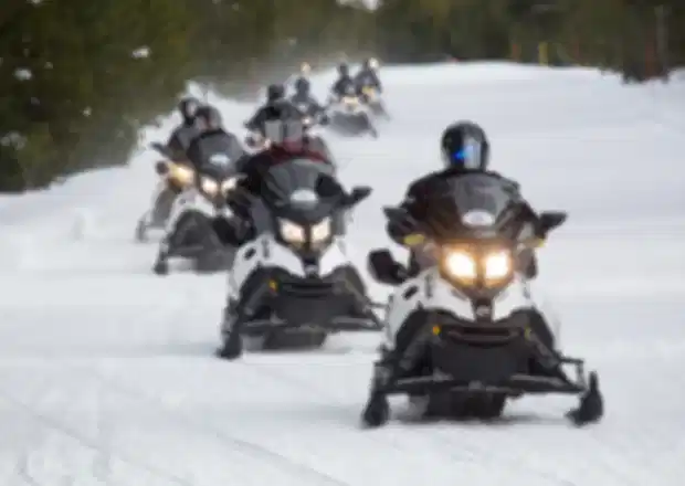 Snowmobiling in Arctic Norway : Best Tours, Routes, Seasons & Safety Guide