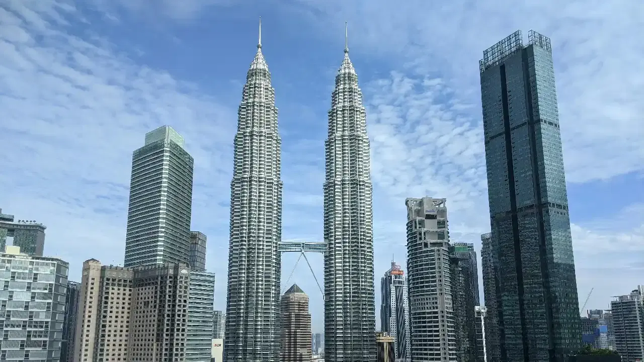 Kuala Lumpur City Centre (KLCC) Travel Guide: Best Things to Do, See and Eat