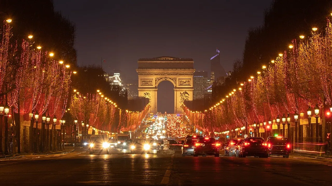 Paris in Winter: Christmas Lights, Weather, Cosy Cafés & Magical Experiences