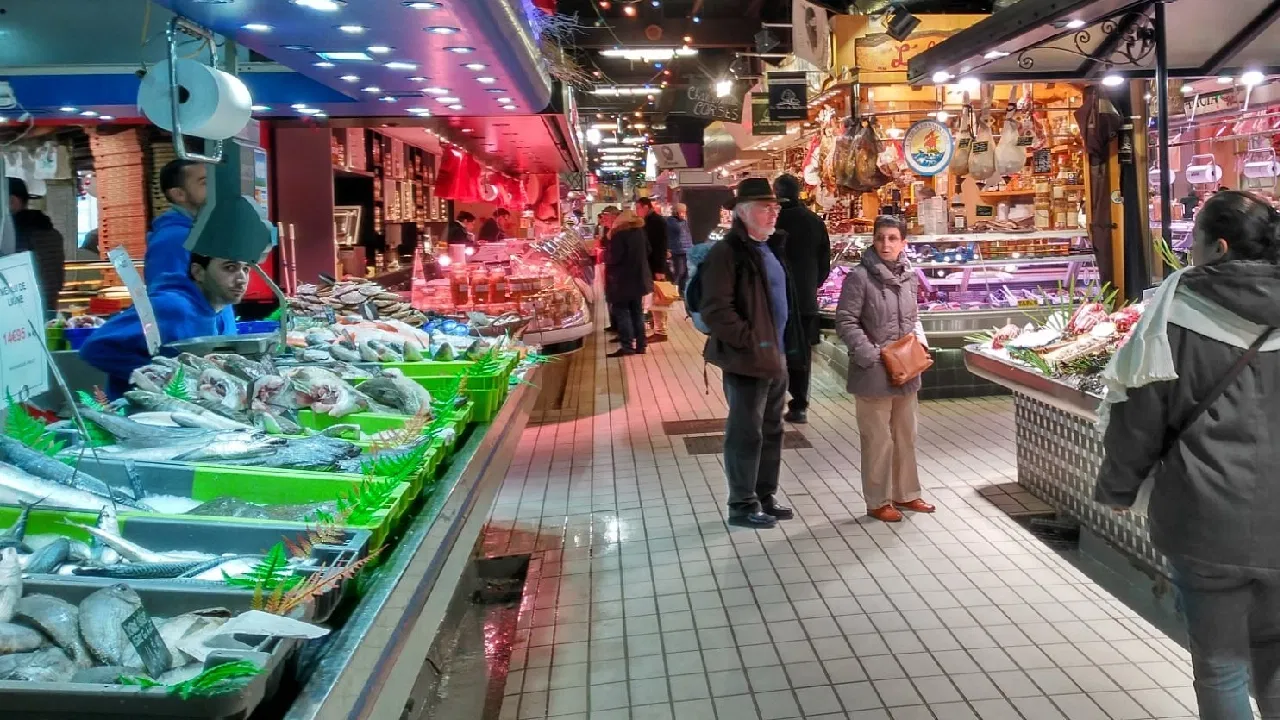 Fish stalls in Marché Victor Hugo, Toulouse