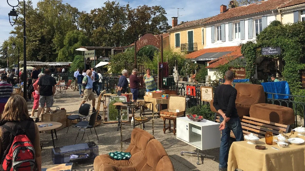 L’Isle-sur-la-Sorgue Antique Market