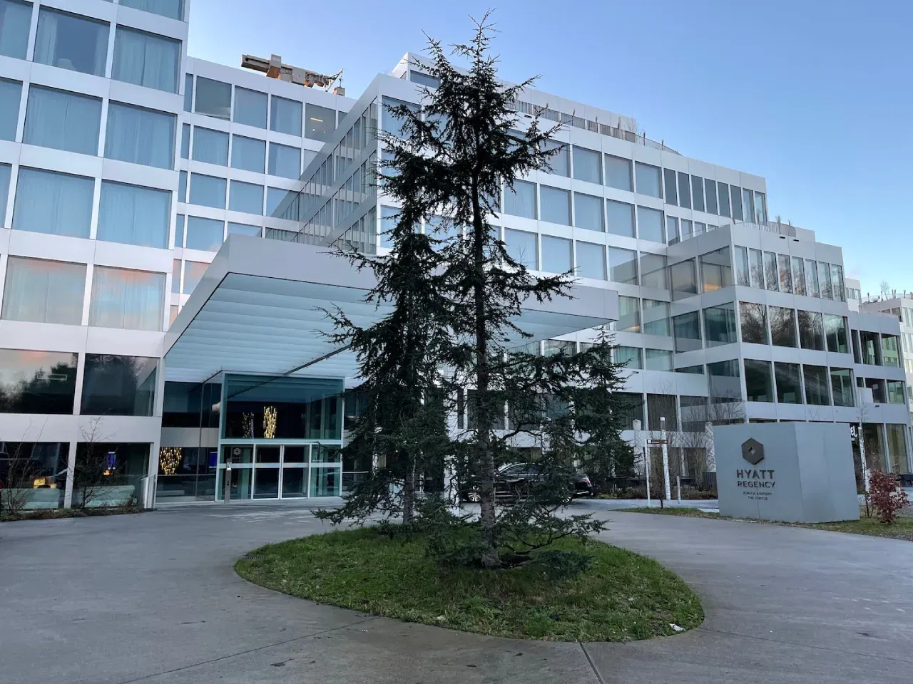 Hotels Near Male Airport 2026 – Transfers, Prices & Stays