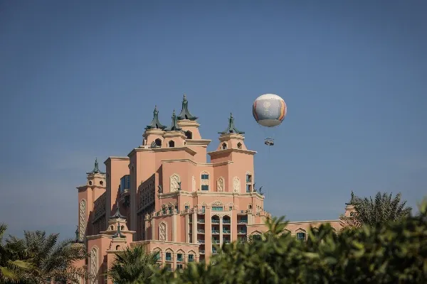 The Dubai Balloon at Atlantis, The Palm offering a unique balloon ride in Dubai with panoramic views of Palm Jumeirah, the Arabian Gulf, and the city's iconic skyline.