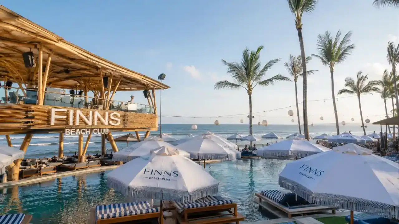 The Ultimate Finns Beach Club Guide: Prices, Dress Code & Tips