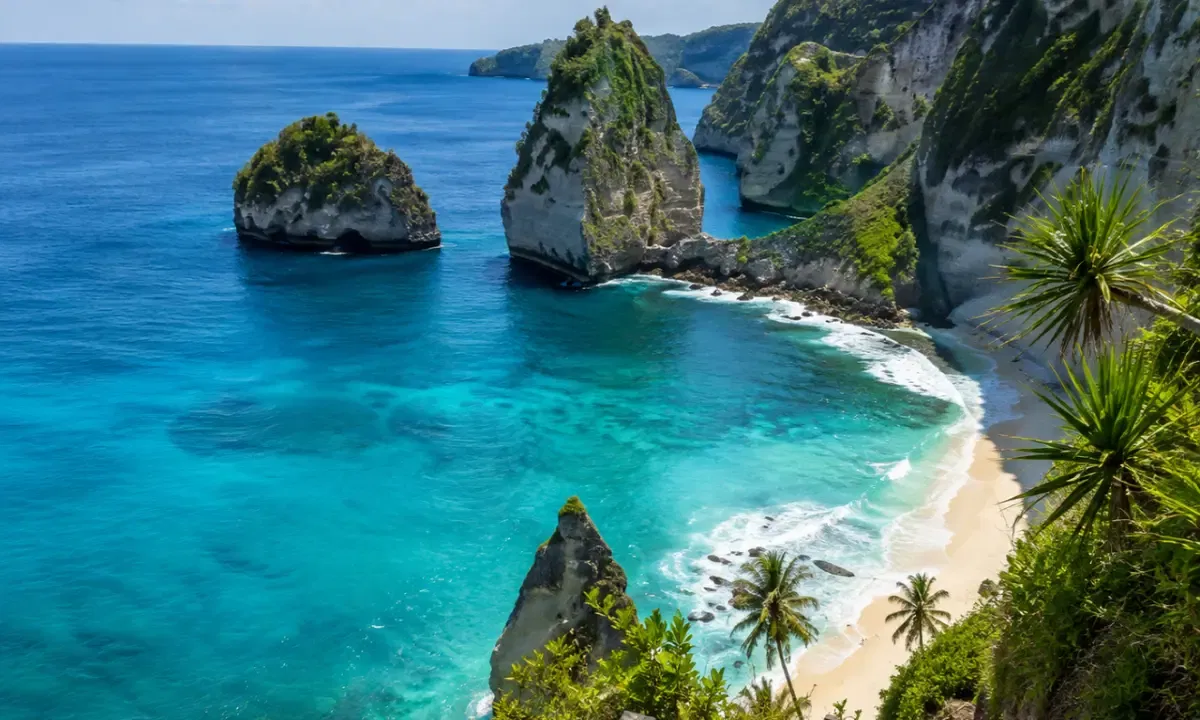 Diamond Beach, Nusa Penida: Complete 2026 Travel Guide, Entry Fees, Tips & How to Visit